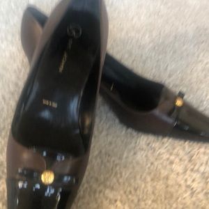 NEW St John brown shoes with black patent toe and heel. Scuff mark on side.